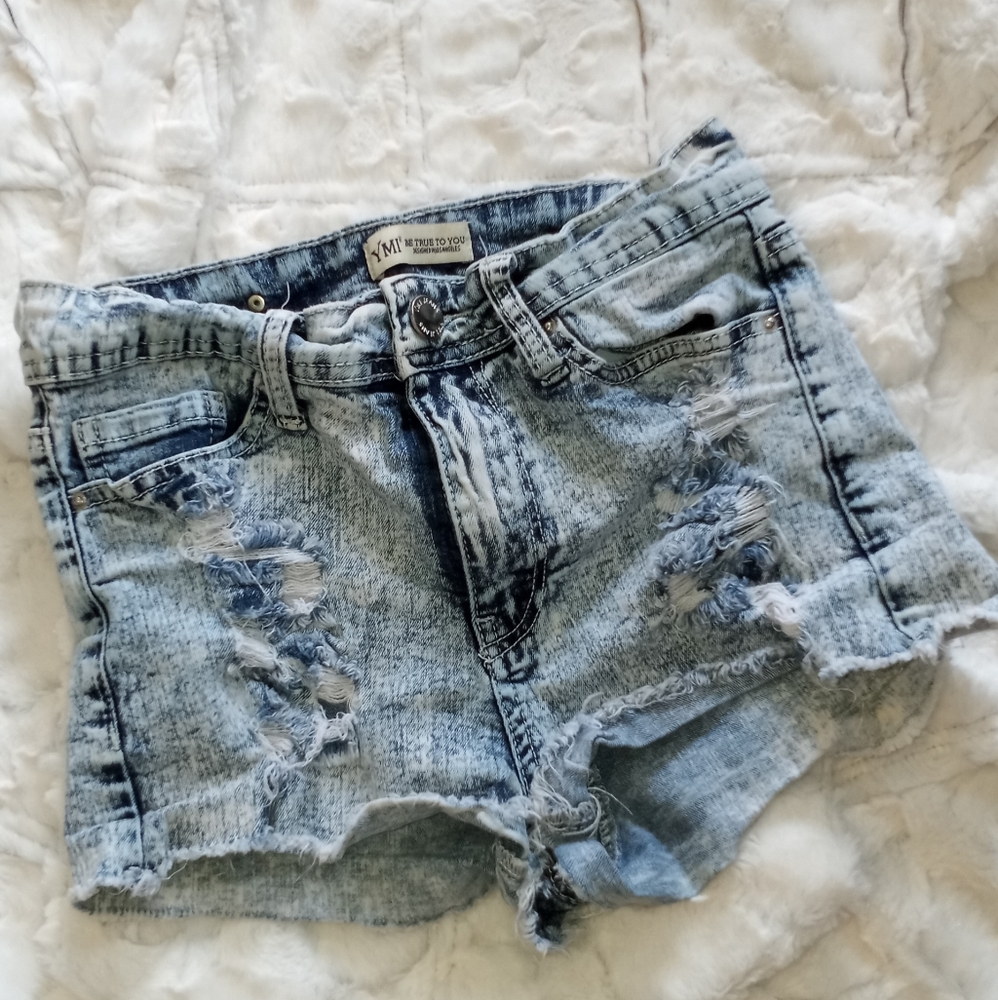 YMI Womens high-waisted booty shorts